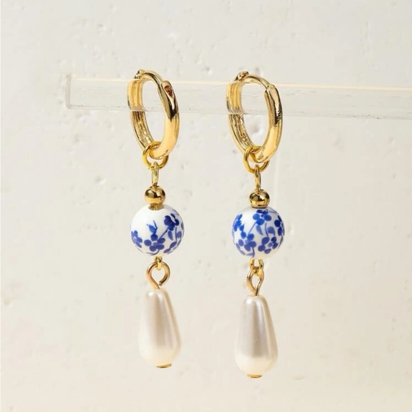 ✨Ceramic Pearl Earrings - Picture 5 of 7